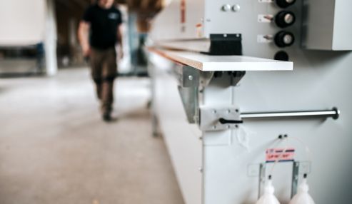 Efficient furniture fabrication: Why manufacturers should switch to spray adhesives